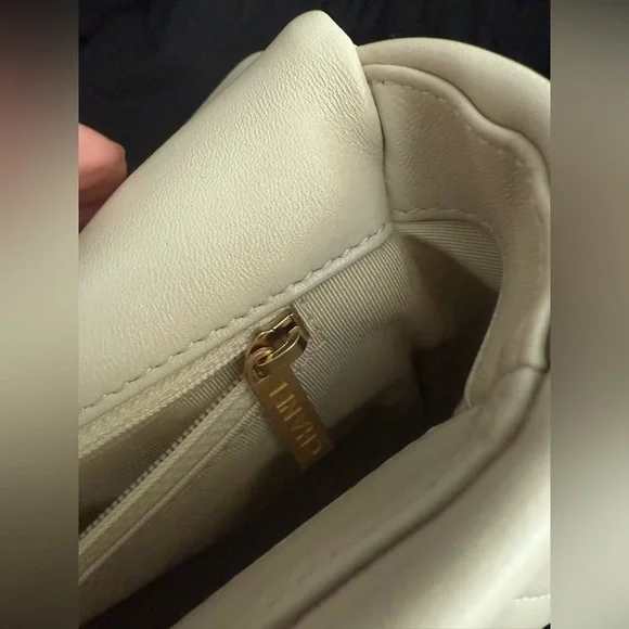 Chanel 19 Beige Bag NWT - Picture 12 of 14